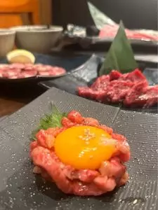 炭火焼肉 泉味亭
