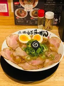神戸醤油系らーめん
