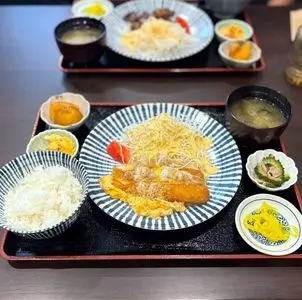 ごはんや ぼす