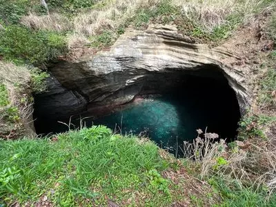 堂ケ島天窓洞