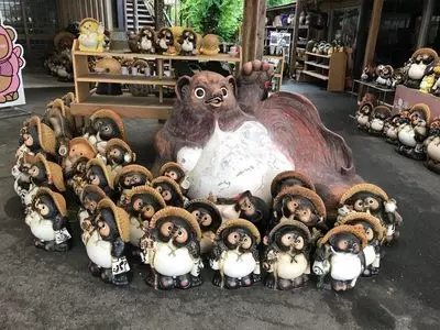 信楽陶苑たぬき村