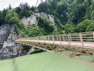 黒部ダム湖上遊覧船ガルベ乗り場売店