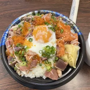 魚まみれ 眞吉 原宿店