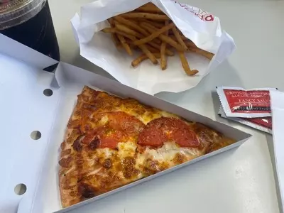 ピザーラエクスプレス パシフィコ横浜店