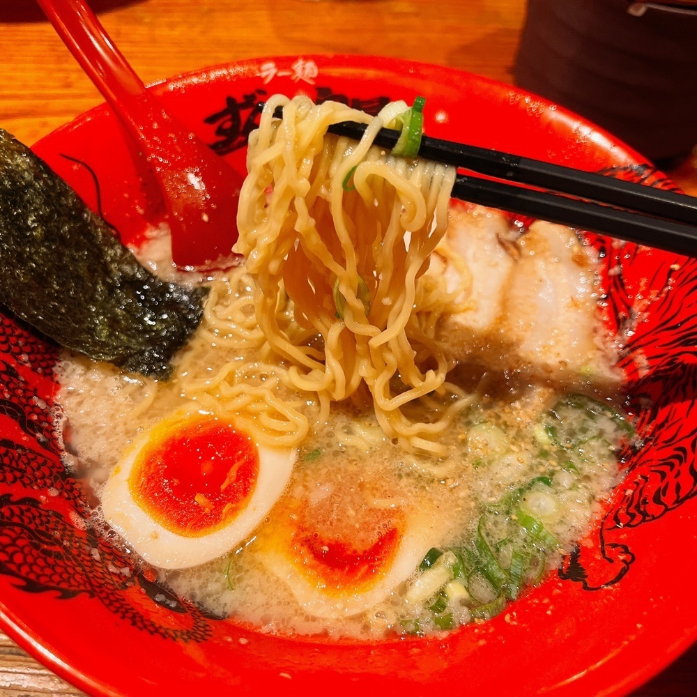 ヤジメシ　ボリューム満点東京グルメさんが投稿したラー麺 ずんどう屋 新宿歌舞伎町店に関する口コミの画像