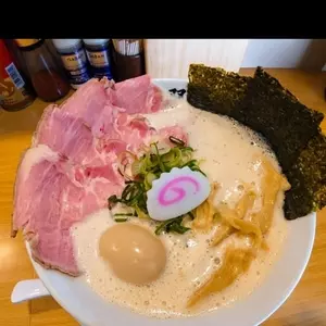 鶏そば 啜る 丸の内本店（ススル）