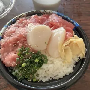 魚まみれ 眞吉 原宿店