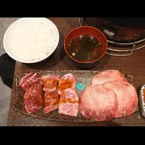 ヤキニク ぼんず 栄本店