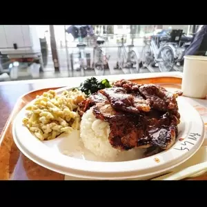ヤミー ハワイアンバーベキュー 栄本店（yummy）