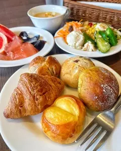フォルクス 名島店