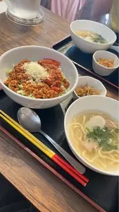 沖縄ダイニング ヒロズカフェ（Hiro's cafe）