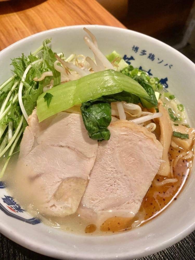 リトアニアの貴公子さんが投稿した博多鶏ソバ 華味鳥 新宿三井ビル店（ハカタトリソバ ハナミドリ）に関する口コミの画像