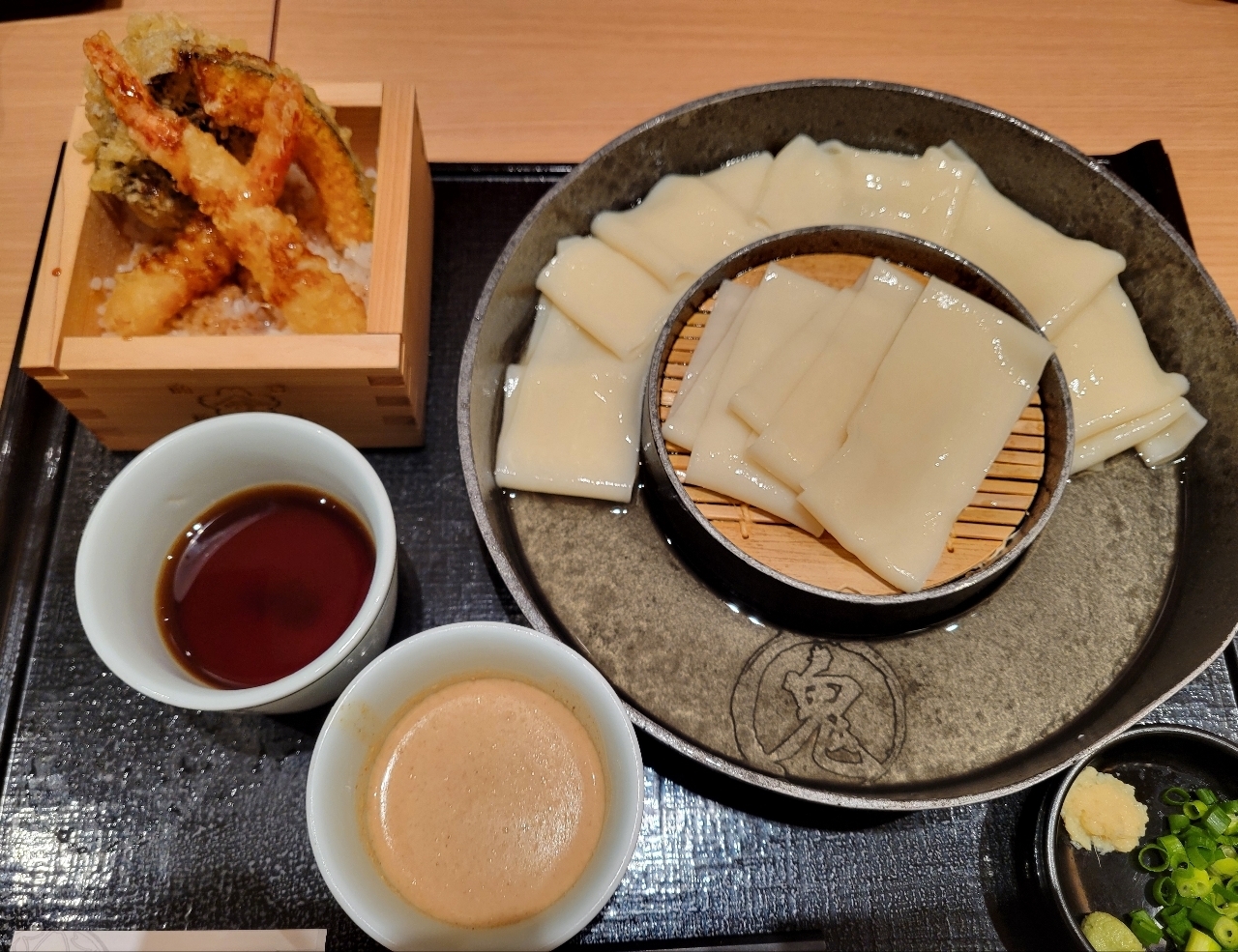 じゅりぽんさんが投稿した花山うどん 羽田エアポートガーデン店に関する口コミの画像