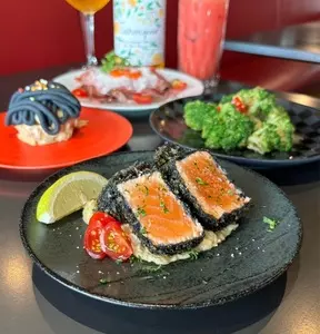 炭焼きイタリアン Black（ブラック）