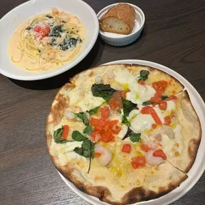イタリアンバル Tre gatti（トレ ガッティ）