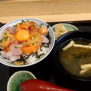 仲卸のお弁当 愛之助