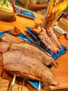 愛ル豚 肉の創作酒場（あいるとん）