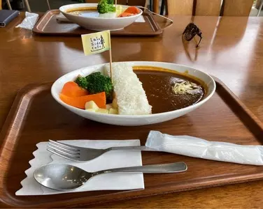 レイク サイド カフェ（LAKE SIDE CAFE）
