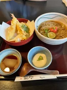 ひらのや