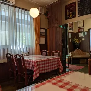 トラットリアロッソ（TRATTORIA ROSSO）