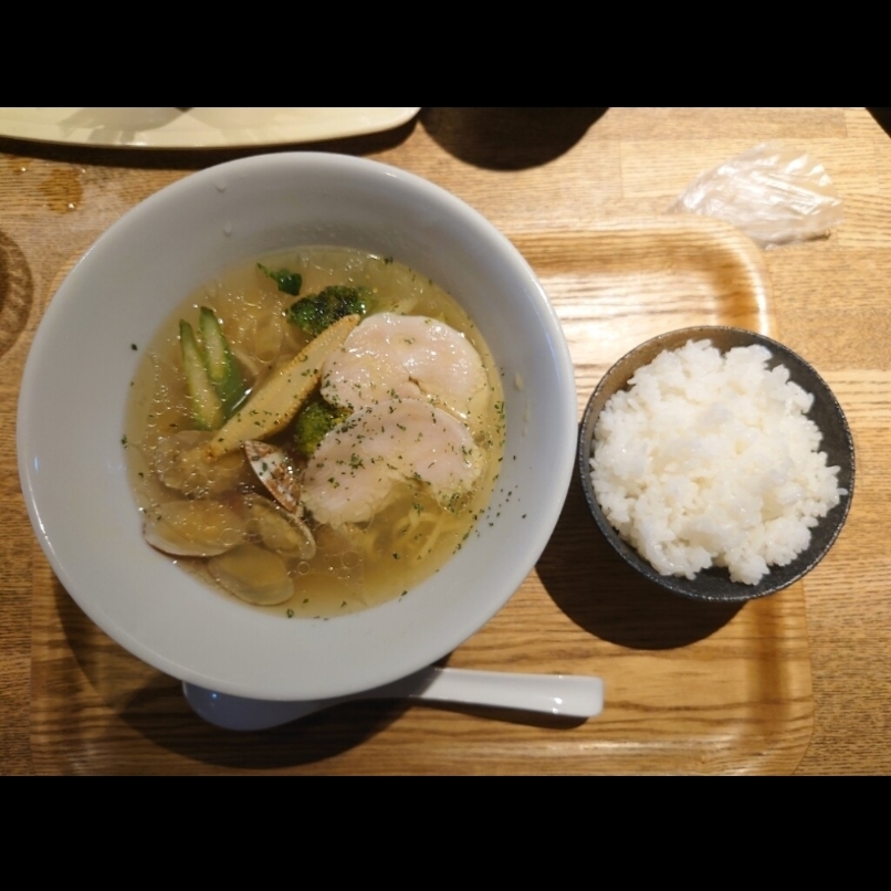 sakur776さんが投稿した牡蠣・貝料理居酒屋 貝しぐれ 栄泉店（【旧店名】貝料理専門店 貝しぐれ 栄 泉1丁目店）に関する口コミの画像