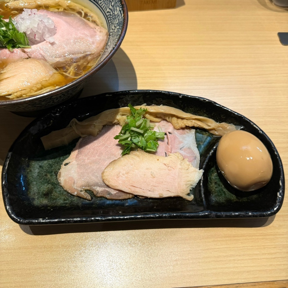滝呂タカさんが投稿した地鶏と金目鯛 中華そば 鶯に関する口コミの画像