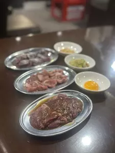 すすきの 肉の浅鞍
