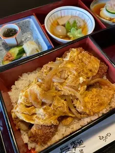 ひらのや
