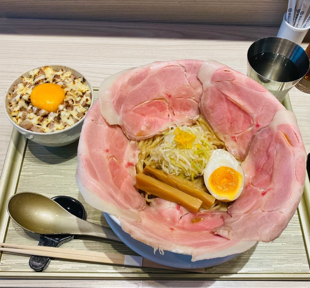 食いしん坊プリンセスさんが投稿した醤油らーめん ピース 豊中店に関する口コミの画像