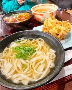 きねや
