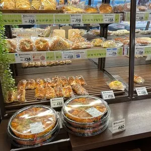 マックスベーカリー 山里店