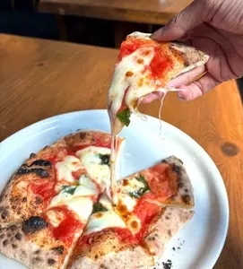 KOBE PIZZA KEN（コウベ ピザ ケン）