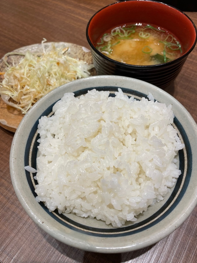 お出かけ名古屋人さんが投稿した名古屋名物 みそかつ 矢場とん イオンモールナゴヤドーム前店に関する口コミの画像