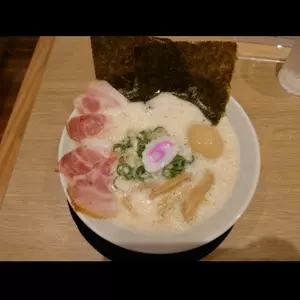 鶏そば 啜る 伏見はなれ（SUSURU）