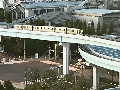 ゆりかもめ　有明駅