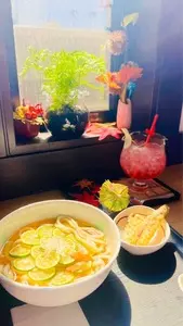 カフェ&ダイニングバー 金魚亭