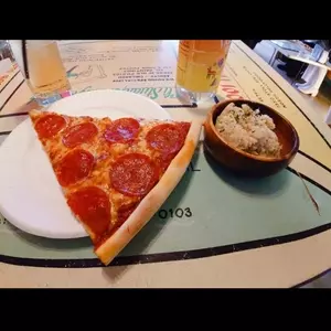 Dookie's Pizza（ドゥーキーズ ピザ）