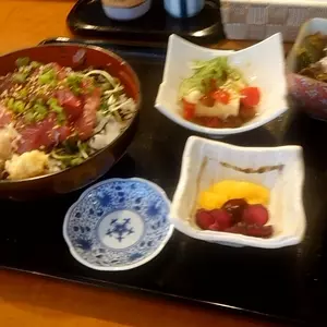 友・日利（ゆかり）