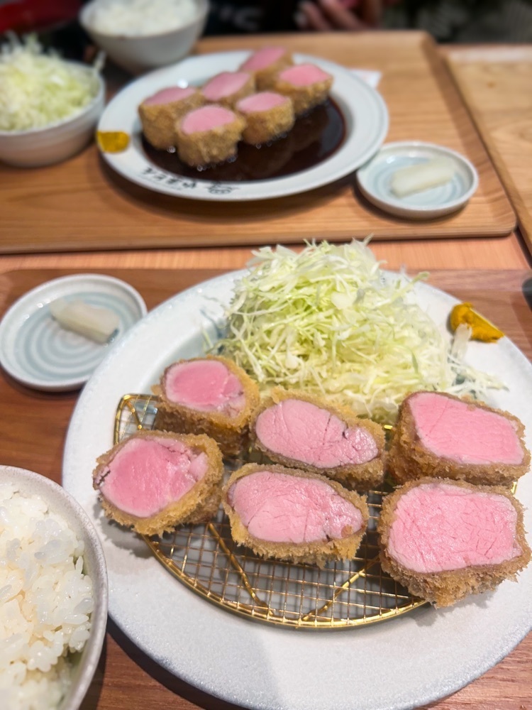 えみえみっさんが投稿した厚切りレアとんかつ やまとん 金山本店に関する口コミの画像