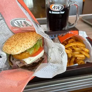 A&W 牧港店（エイアンドダブリュ）
