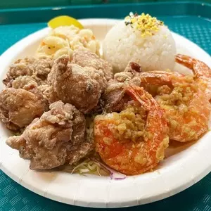 DA PLATE LUNCH 808（ダ プレート ランチ ハチマルハチ）