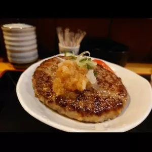 串まるけ