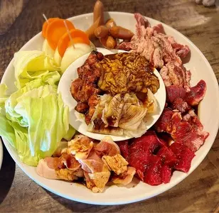 下町ホルモン 本店（シタマチホルモン）