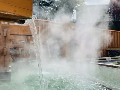 温泉門