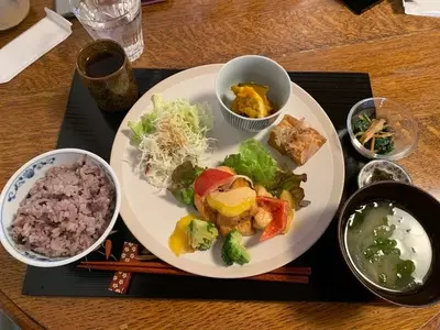 物語カフェ かまどねこ