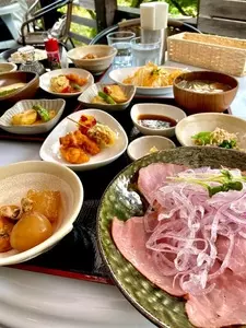 ごはんや麦