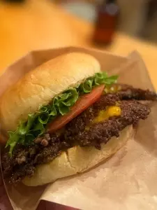 CENTRAL BURGER SHOP（セントラル バーガー ショップ）