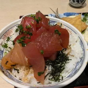 鮪小屋本店 エスカ店（まぐろごやほんてん）