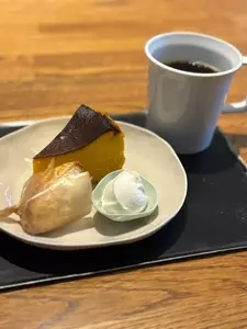 ホルト コーヒーアンドトリーツ（HOLT COFFEE AND TREATS）