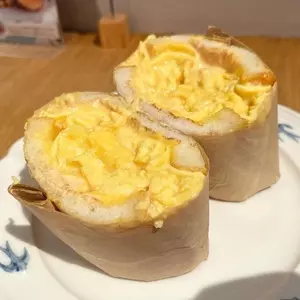 天然酵母の食パン専門店 つばめパン&Milk 名駅店